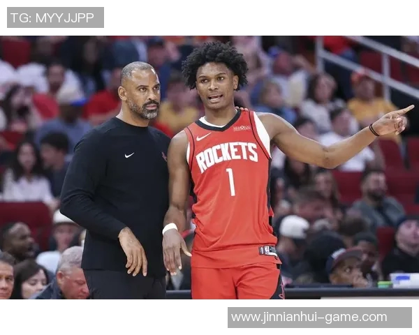 恩比德半场表现不佳但仍能为球队提供进攻支持分析解说员观点