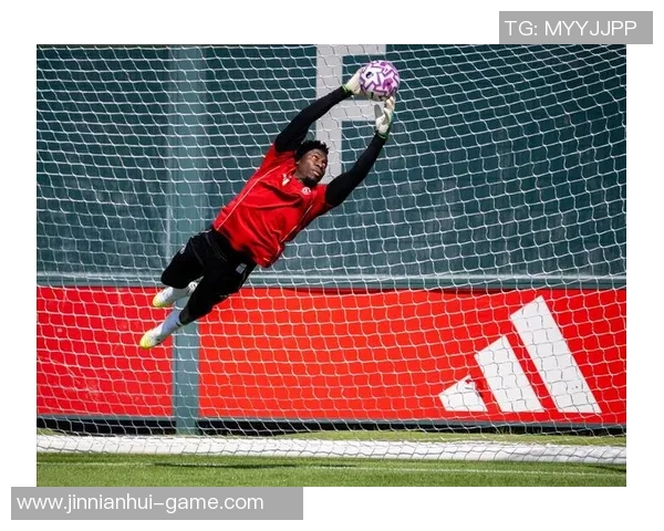 曼联官方宣布利桑德罗齐尔克泽与多名青训球员共同参与卡灵顿训练