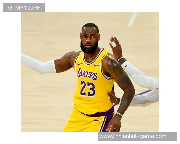 热火詹姆斯化身黑化战士狂砍内线无人能挡