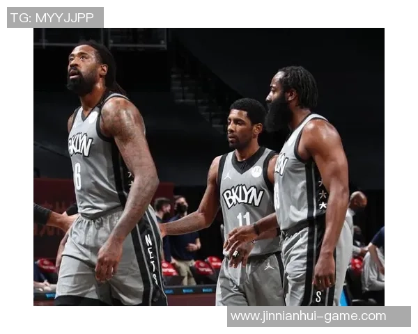 小乔丹季前赛无球队签约训练之余担任孩子私人司机的生活分享